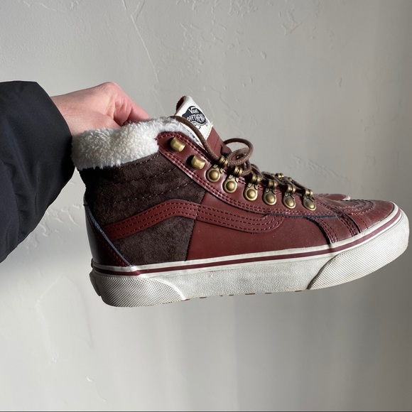 Vans MTE Leather and Suede - LIGHTLY USED - Picture 2 of 4